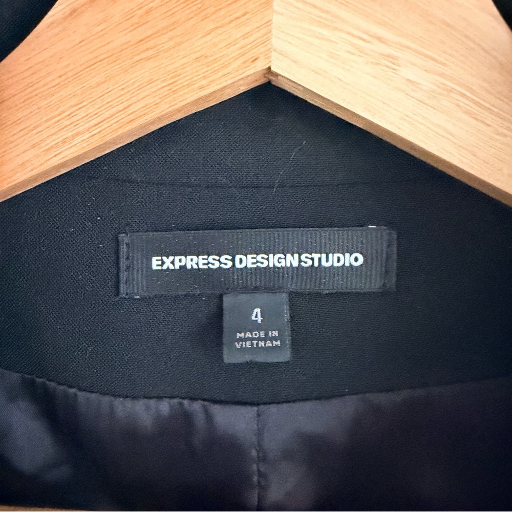 Express Design Studio Black Long Sleeve Button Blazer Jacket Size 4 - Picture 4 of 9